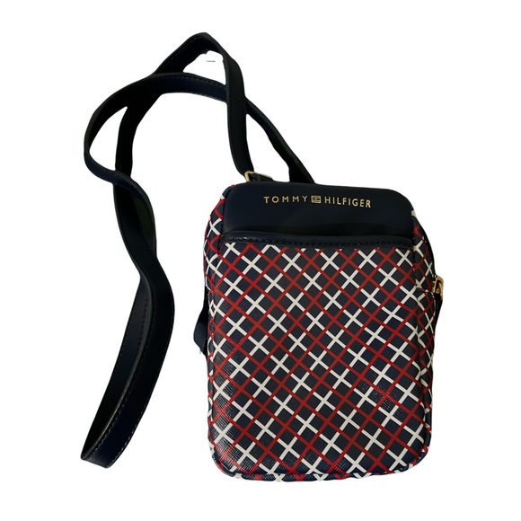 Tommy Hilfiger Handbags - NWT Tommy Hilfiger Crossbody purse $68 retail